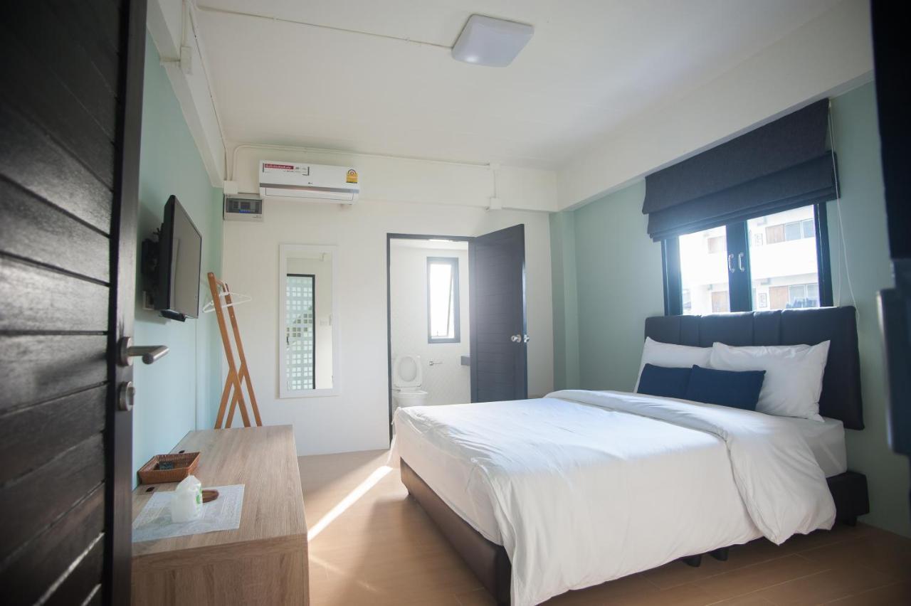 Hostel Baan Ploy In (Adults Only) Chiang Mai Zewnętrze zdjęcie