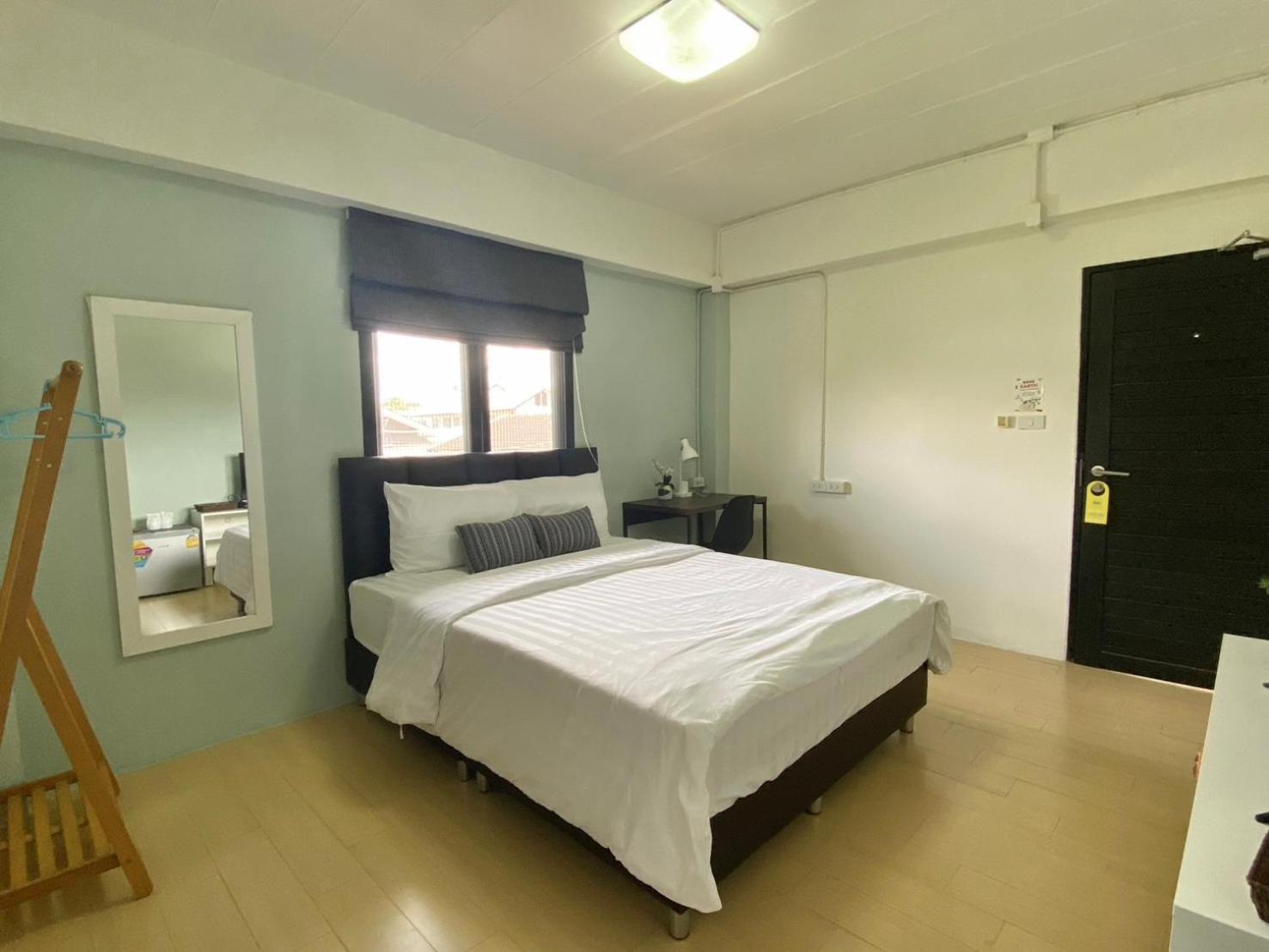 Hostel Baan Ploy In (Adults Only) Chiang Mai Zewnętrze zdjęcie