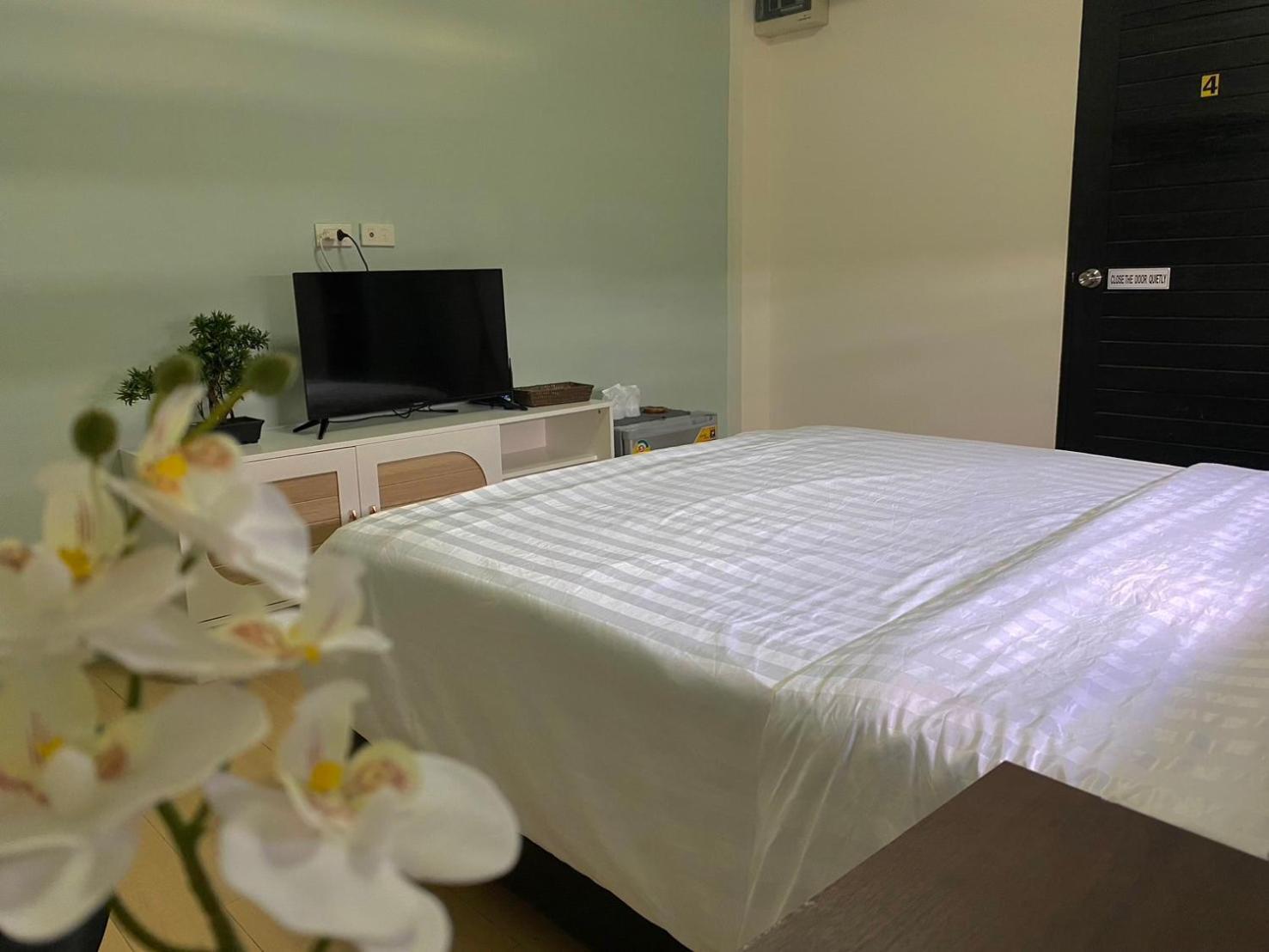 Hostel Baan Ploy In (Adults Only) Chiang Mai Zewnętrze zdjęcie