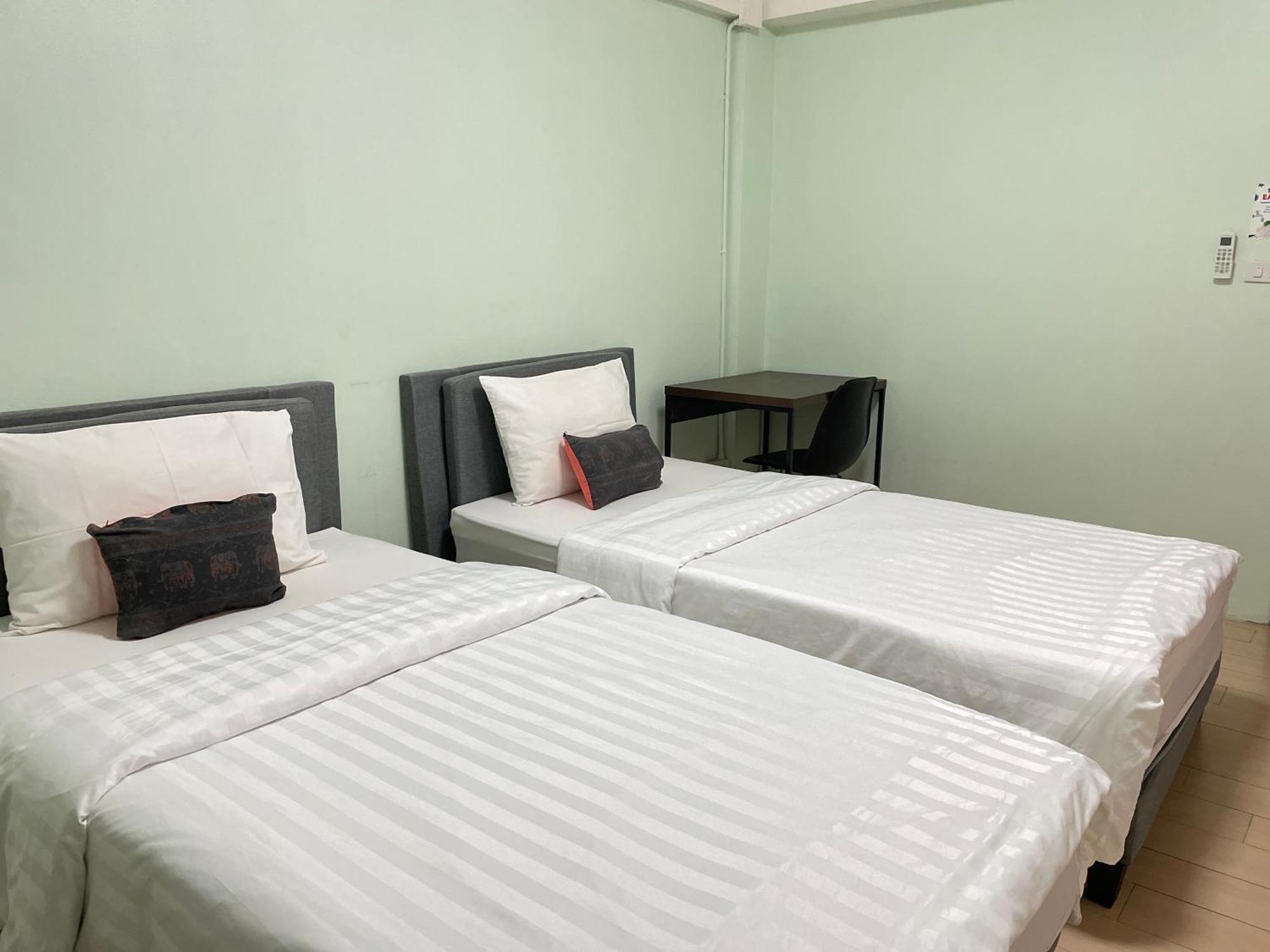 Hostel Baan Ploy In (Adults Only) Chiang Mai Zewnętrze zdjęcie