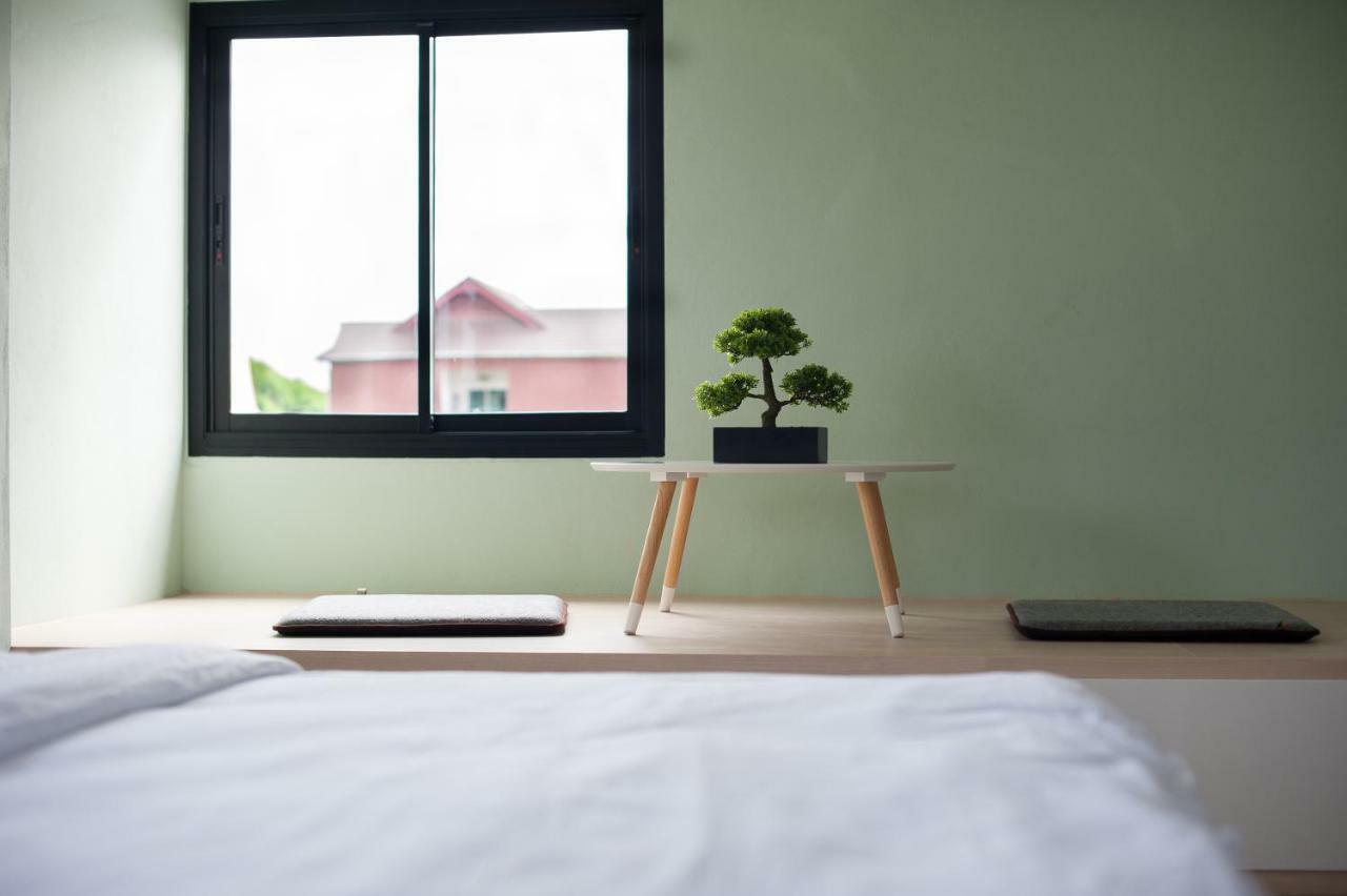Hostel Baan Ploy In (Adults Only) Chiang Mai Zewnętrze zdjęcie