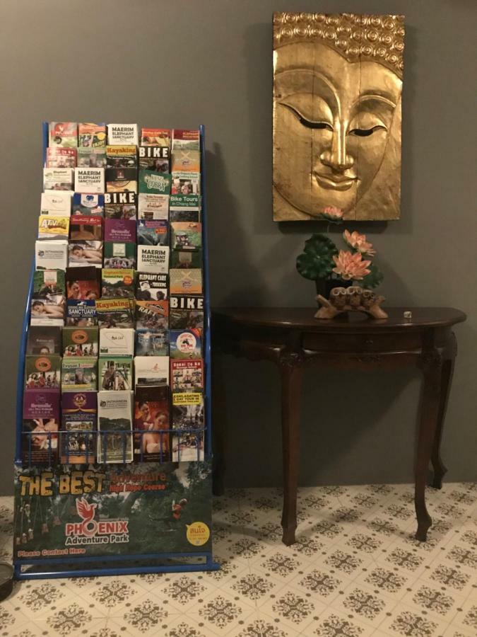 Hostel Baan Ploy In (Adults Only) Chiang Mai Zewnętrze zdjęcie