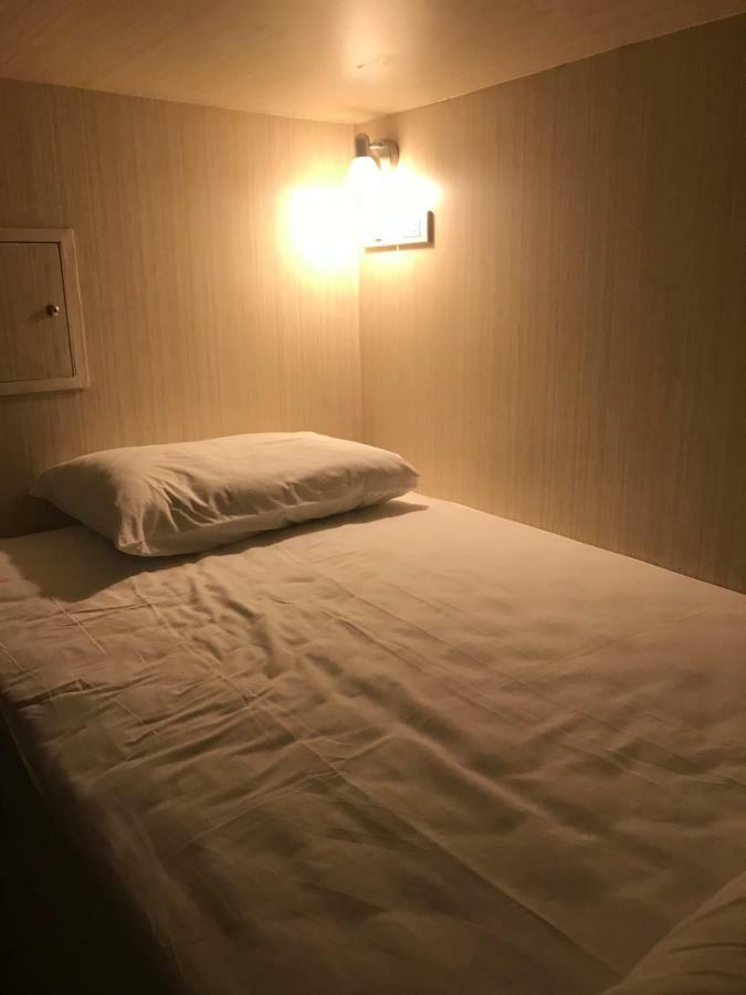 Hostel Baan Ploy In (Adults Only) Chiang Mai Zewnętrze zdjęcie
